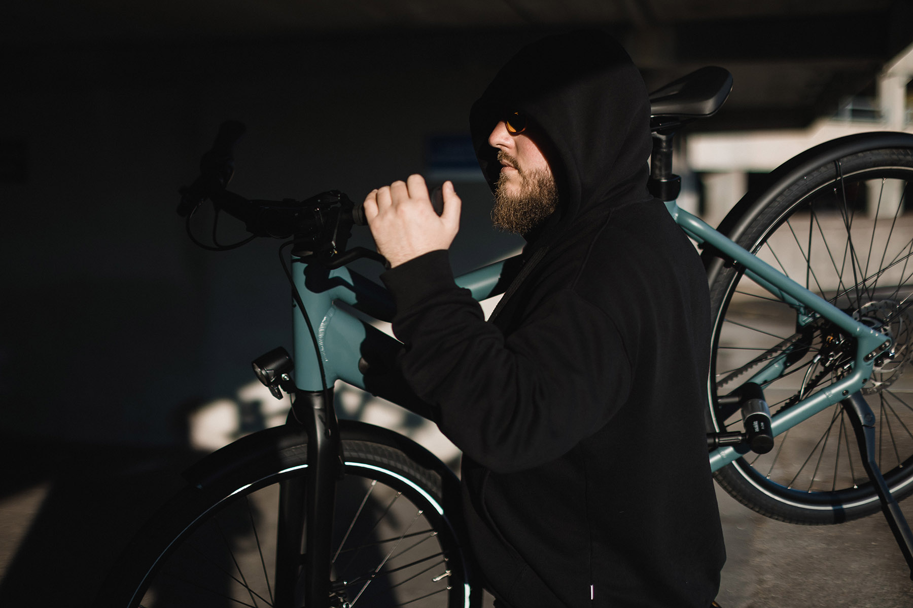 Bike being stolen with BikeFinder Tracker inside handlebar.