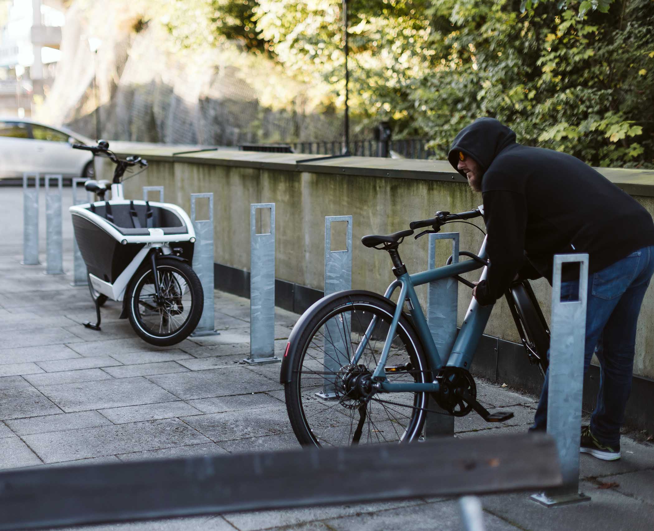Most Types of Bikes Stolen E-Bikes and Cargo bikes, thieft stealing locked e-bike